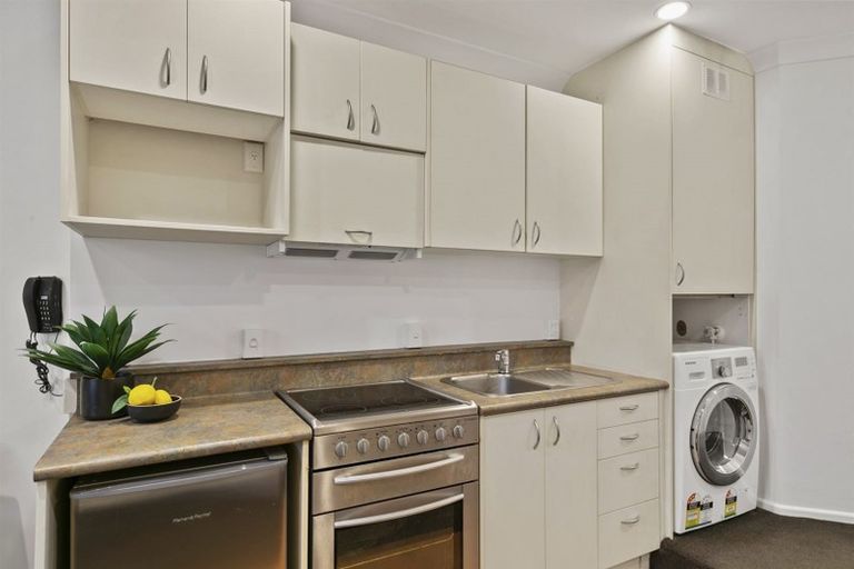 Photo of property in Terrace Garden Apartments, 1a/120 The Terrace, Wellington Central, Wellington, 6011