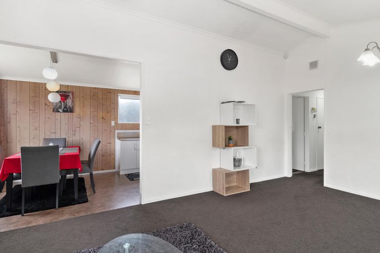 Photo of property in 95 Aquarius Drive, Kawaha Point, Rotorua, 3010