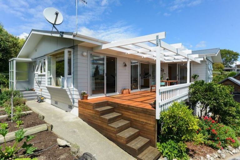 Photo of property in 11 Busby Hill, Havelock North, 4130