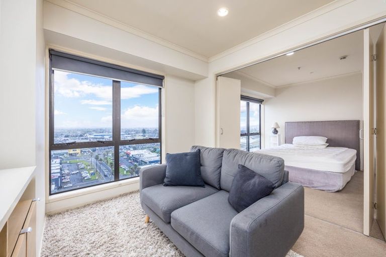Photo of property in The Rennaissance, 13f/18 Ronwood Avenue, Manukau, Auckland, 2104