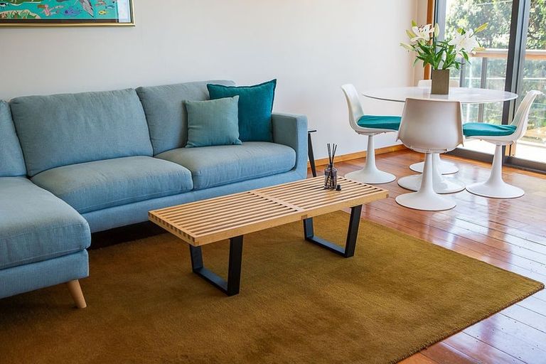 Photo of property in 274 Queens Drive, Lyall Bay, Wellington, 6022