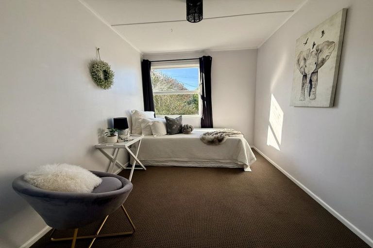 Photo of property in 18 Beazley Avenue, Paparangi, Wellington, 6037