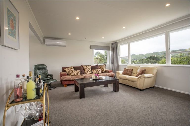 Photo of property in 12 Lenox Grove, Johnsonville, Wellington, 6037