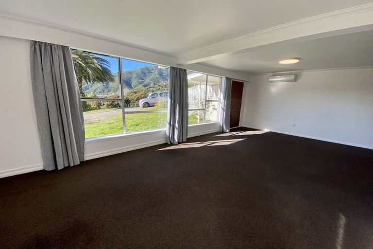 Photo of property in 204 Waikawa Road, Waikawa, Picton, 7220