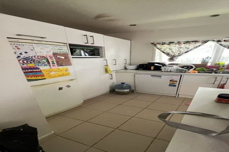 Photo of property in 2/5 Downing Street, Glenfield, Auckland, 0629