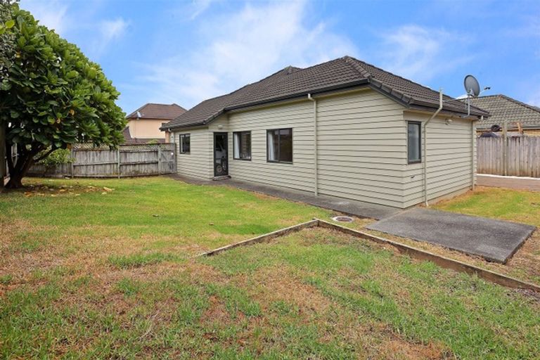Photo of property in 12 Peachstone Lane, Henderson, Auckland, 0612