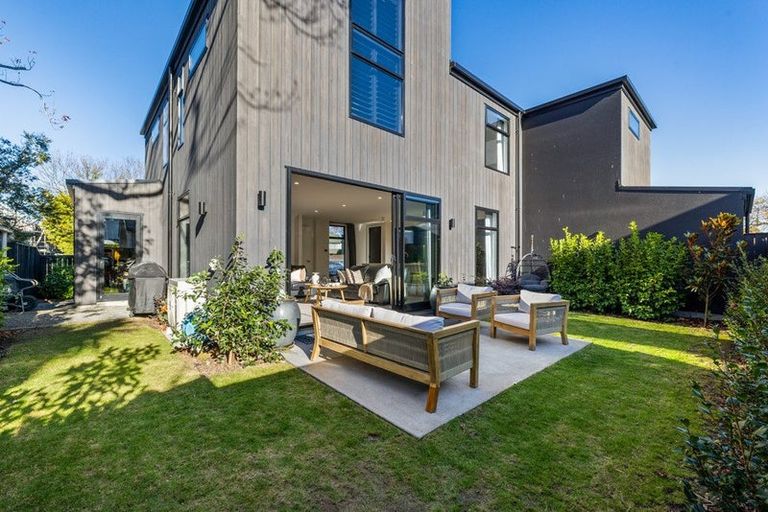 Photo of property in 93 Innes Road, St Albans, Christchurch, 8052