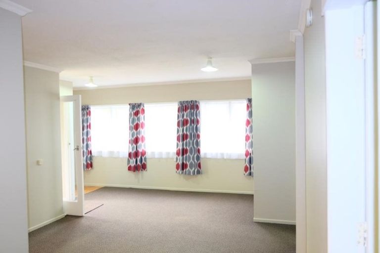 Photo of property in 5a Coates Grove, Silverstream, Upper Hutt, 5019