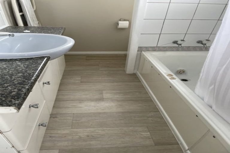 Photo of property in 14 Henderson Avenue, Tuakau, 2121