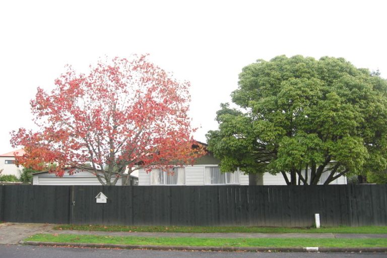Photo of property in 10 Fiesta Drive, Half Moon Bay, Auckland, 2012