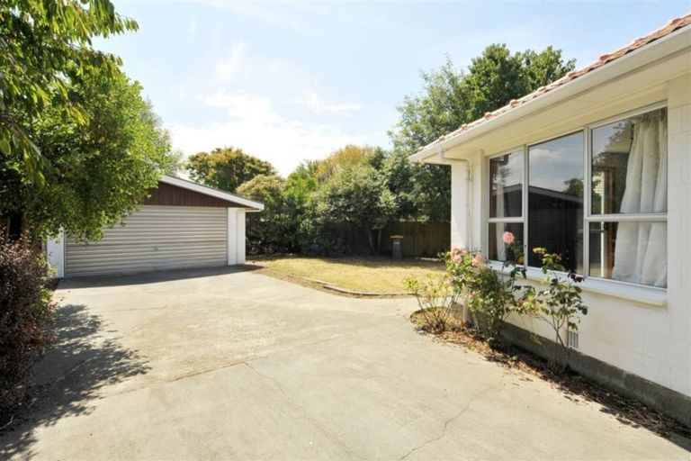 Photo of property in 16 Mckellar Place, Hornby, Christchurch, 8042