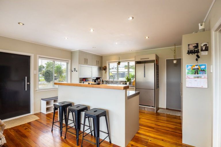 Photo of property in 11 Cowling Road, Hurdon, New Plymouth, 4310