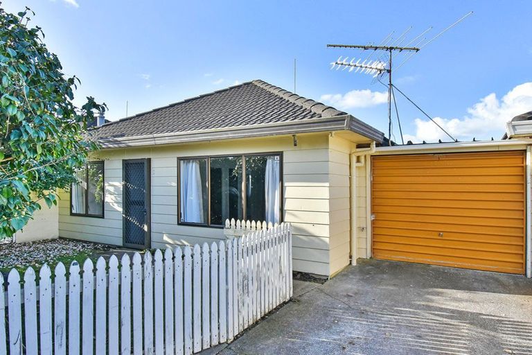 Photo of property in 3/25 Waterview Road West, Takanini, 2112