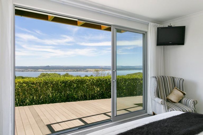 Photo of property in 12 Cameron Drive, Acacia Bay, Taupo, 3385