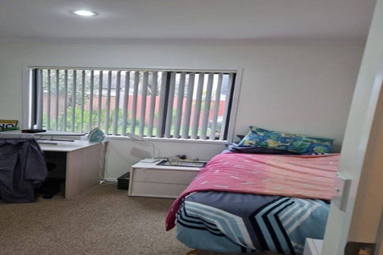 Photo of property in 20 Durham Street, Te Atatu Peninsula, Auckland, 0610