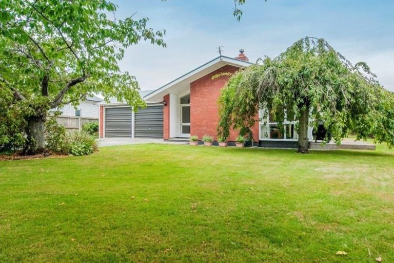 Photo of property in 12 Lee Street, Southbridge, 7602