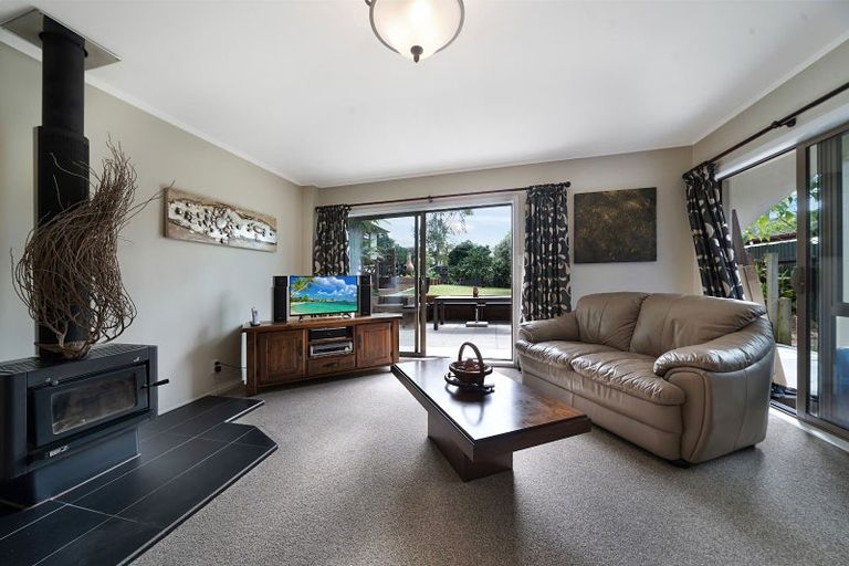 Photo of property in 180 Royal Road, Massey, Auckland, 0614