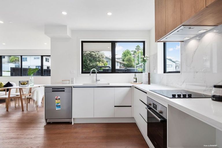 Photo of property in 6b Landsdale Place, Massey, Auckland, 0614