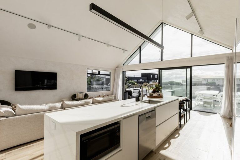 Photo of property in 56 Karewa Parade, Papamoa Beach, Papamoa, 3118