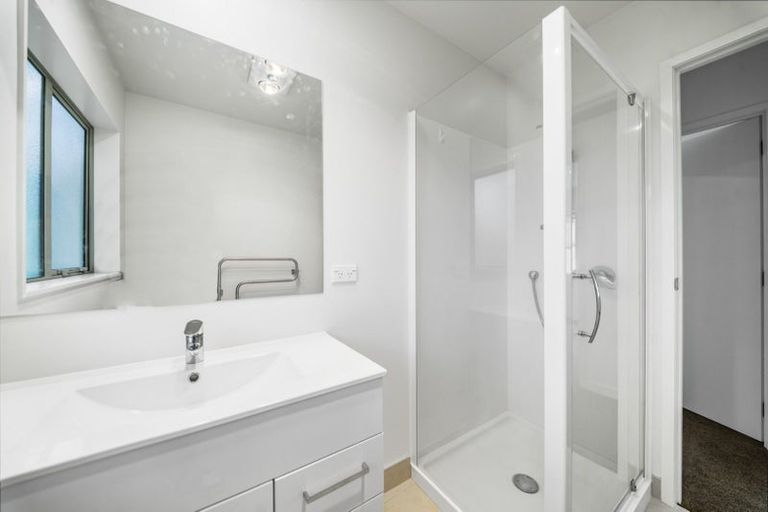 Photo of property in 12a Withers Road, Glen Eden, Auckland, 0602