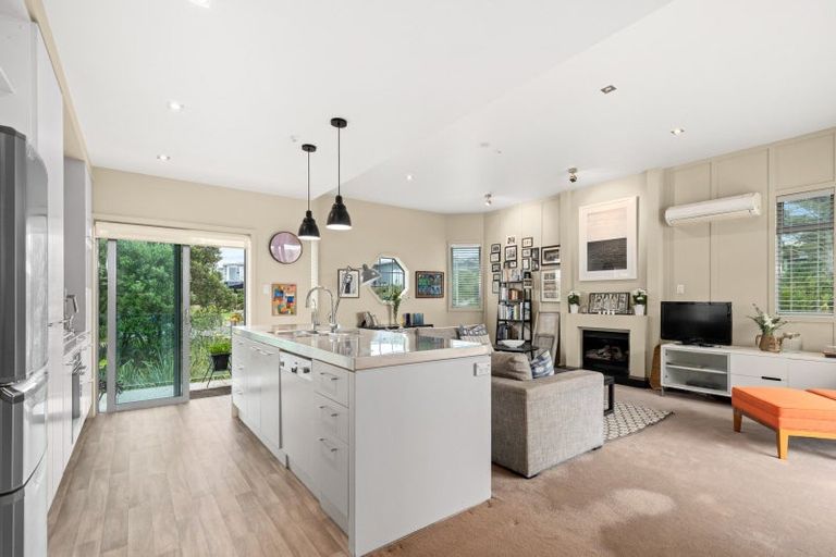 Photo of property in 9 Little Compton Mews, Snells Beach, 0920