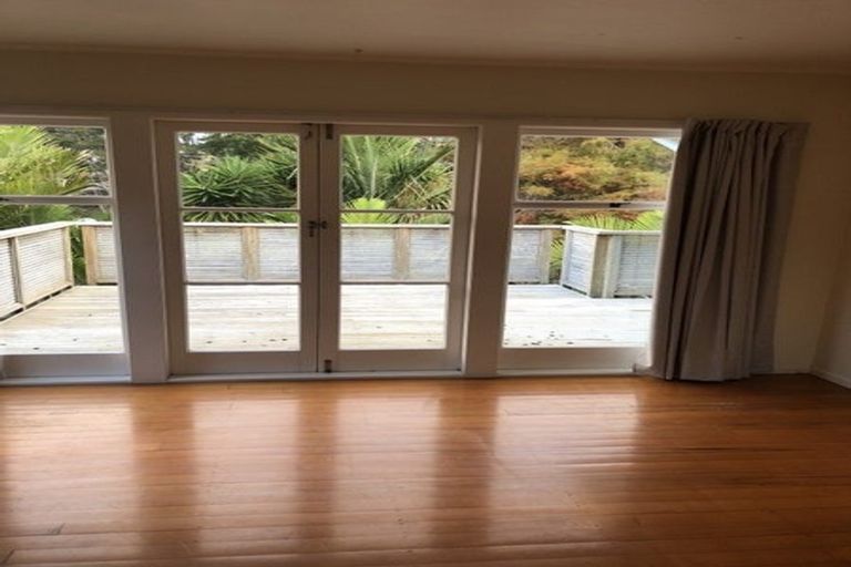 Photo of property in 23 Hogans Road, Glenfield, Auckland, 0629