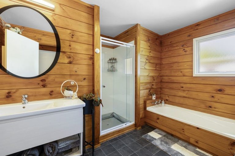 Photo of property in 12 Frank Frethey Place, Highlands Park, New Plymouth, 4312