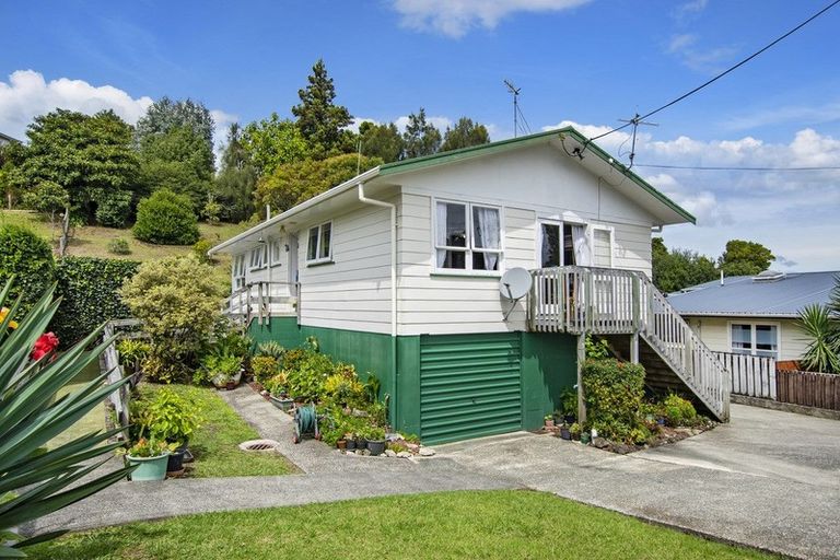 Photo of property in 32 Memorial Drive, Parahaki, Whangarei, 0112