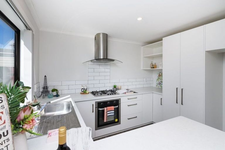 Photo of property in 20 Colonial Place, Kelvin Grove, Palmerston North, 4414