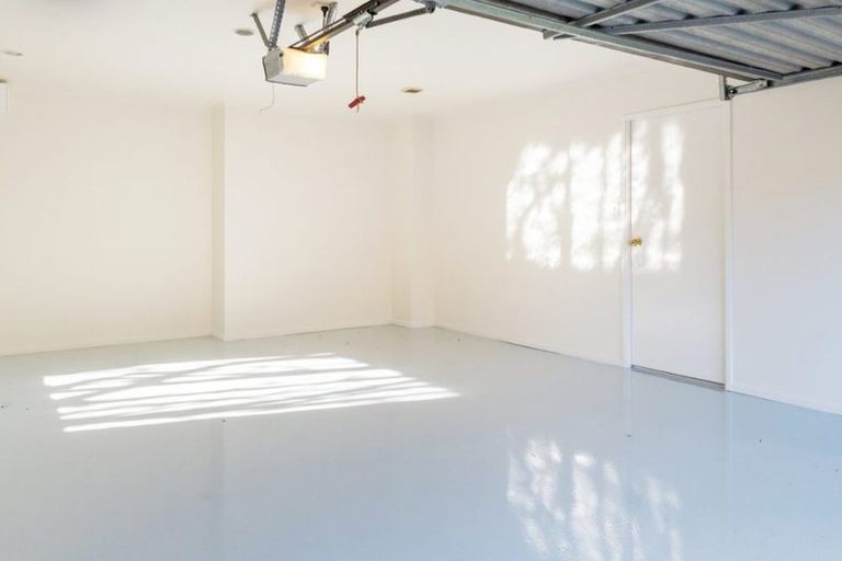 Photo of property in 2/100a Verran Road, Birkdale, Auckland, 0626