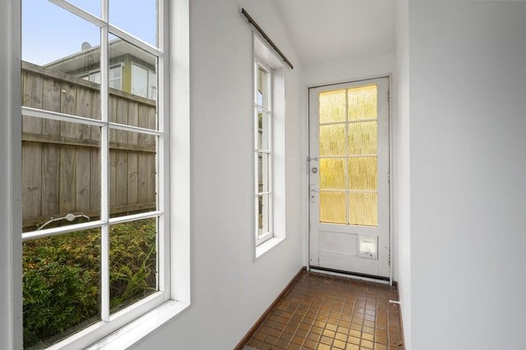 Photo of property in 2/235 Sunset Road, Sunnynook, Auckland, 0632