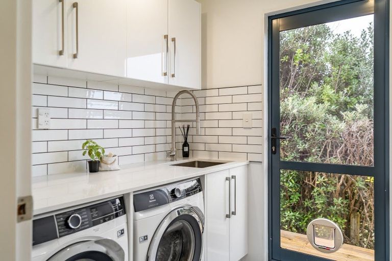 Photo of property in 11 Corlett Road, Plimmerton, Porirua, 5026