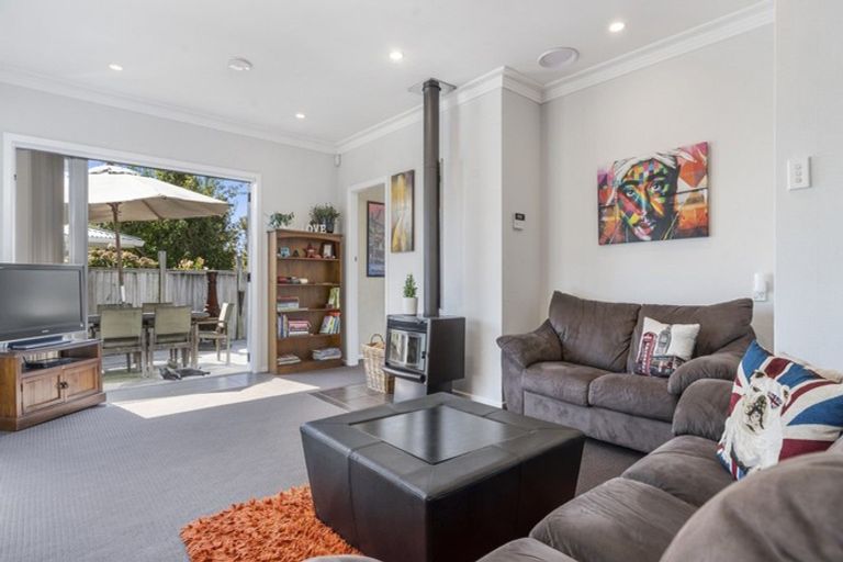 Photo of property in 32 Plympton Street, Brooklands, New Plymouth, 4310