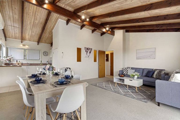 Photo of property in 94 Ayton Drive, Totara Vale, Auckland, 0629