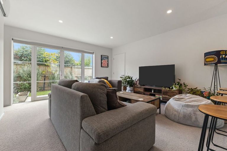 Photo of property in 2/24 Devon Street, Sydenham, Christchurch, 8023