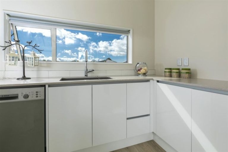 Photo of property in 18 Raymond Grace Avenue, Huapai, Kumeu, 0810