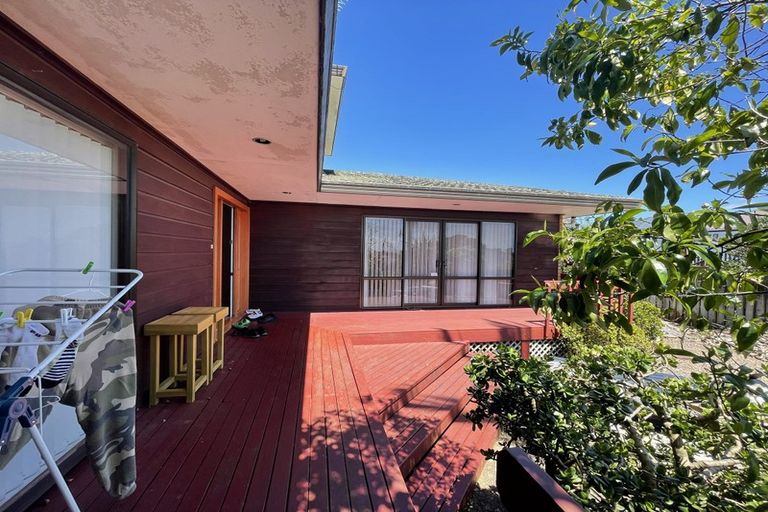Photo of property in 10 Ewhurst Place, Goodwood Heights, Auckland, 2105