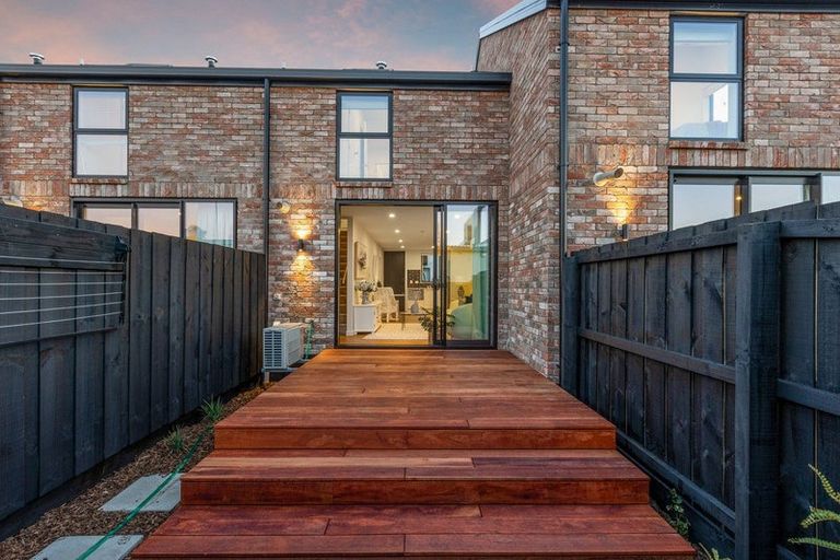 Photo of property in 5/196 Hills Road, Edgeware, Christchurch, 8013