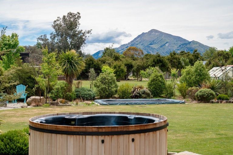 Photo of property in 4 Goldie Lane, Albert Town, Wanaka, 9305