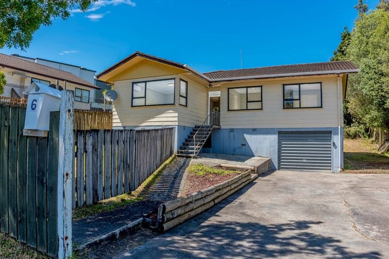 Photo of property in 6 Holmes Drive South, West Harbour, Auckland, 0618