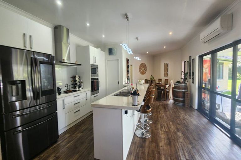 Photo of property in 15 Opal Avenue, Timberlea, Upper Hutt, 5018