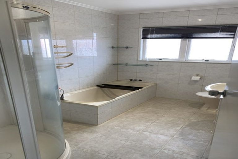 Photo of property in 77 Bradbury Road, Botany Downs, Auckland, 2010