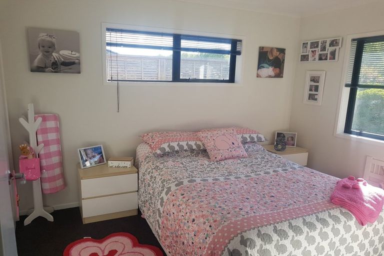 Photo of property in 15 Opal Avenue, Timberlea, Upper Hutt, 5018