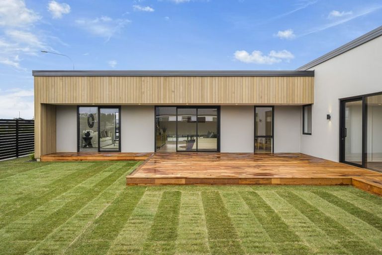 Photo of property in 27 Goldie Drive, Rangiora, 7400