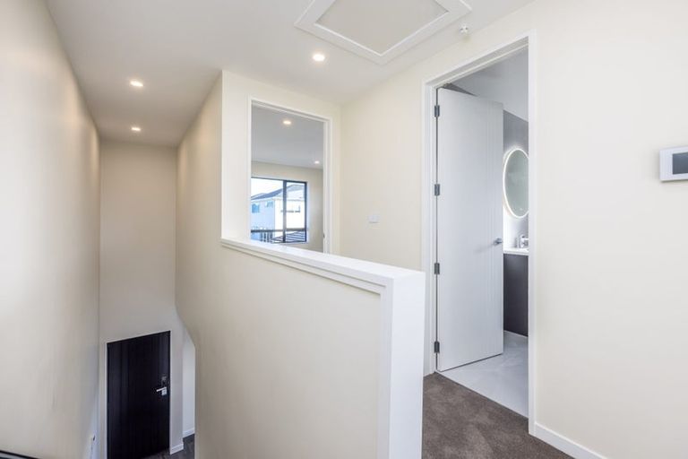 Photo of property in 22b Lumbarda Drive, Kumeu, 0810