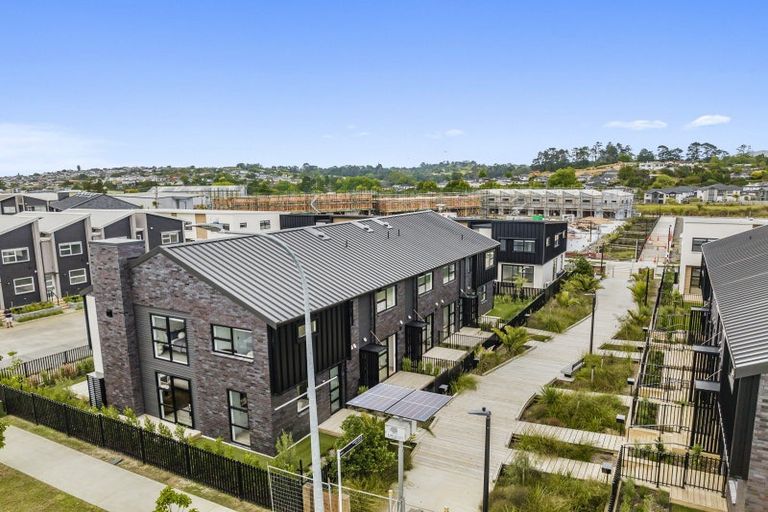 Photo of property in 680 Swanson Road, Swanson, Auckland, 0612