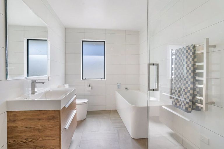 Photo of property in 214 Park Street, Winton, 9720