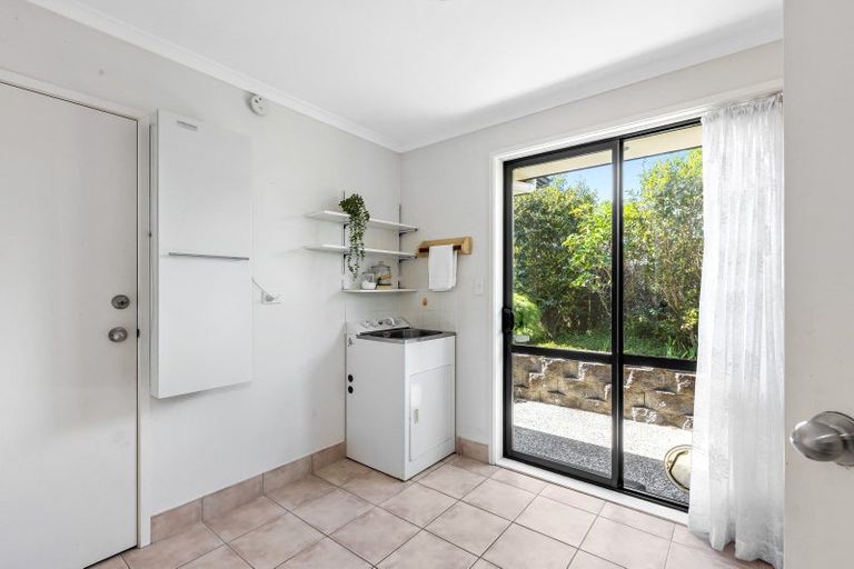 Photo of property in 37 Rivervale Grove, Stanmore Bay, Whangaparaoa, 0932