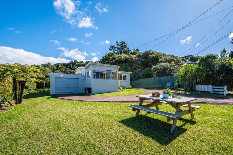 Photo of property in 69 Cornwallis Road, Cornwallis, Auckland, 0604