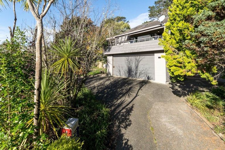 Photo of property in 6 Tree Fern Trail, Campbells Bay, Auckland, 0630